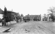 1903, Cobham