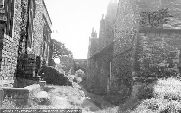 Photo of Cobham, College Path c.1955