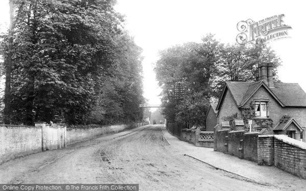 Photo of Cobham, Pain's Hill 1903