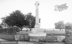 The Memorial c.1955, Cobham