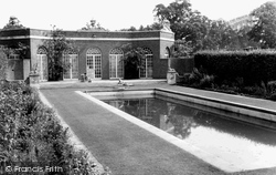 Cockfosters, the Swimming Pool, Trent Park c1965