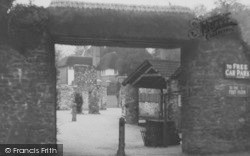 Entrance, Drum Inn c.1950, Cockington