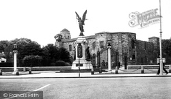 Castle And Memorial c.1960, Colchester
