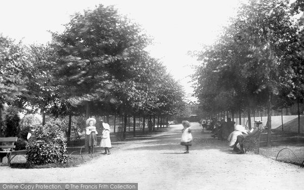 Photo of Colchester, Castle Gardens 1904