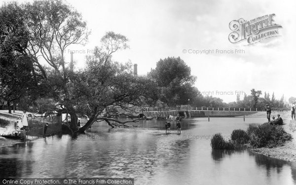 Photo of Colchester, Castle Gardens River Colne 1904