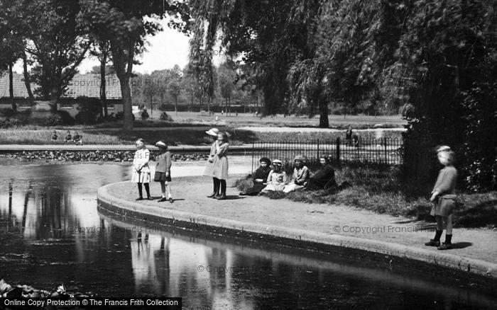 Photo of Colchester, Children By Park Lake 1921