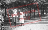 Girls In Castle Gardens 1904, Colchester