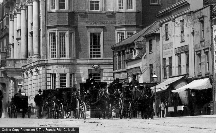 Photo of Colchester, Horse Carriages, The Town Hall 1902