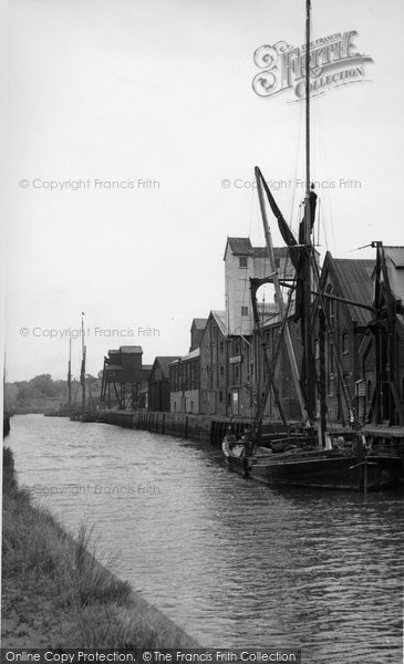 Photo of Colchester, Hythe Quay c.1955