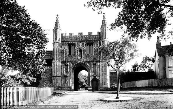 Photo of Colchester, St John's Abbey Gateway 1921