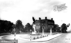 The Memorial c.1960, Colchester