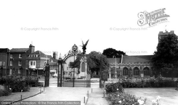 Photo of Colchester, The Memorial c.1960