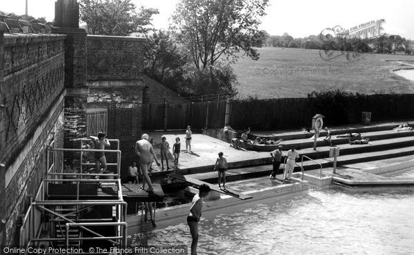 Photo of Colchester, The Swimming Pool c.1960