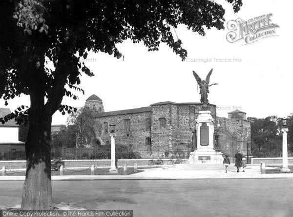 Photo of Colchester, War Memorial And Castle 1934