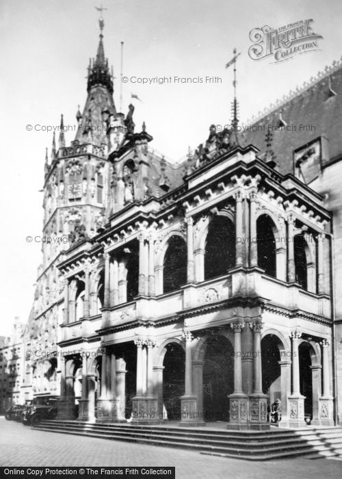 Photo of Cologne, The Town Hall c.1930