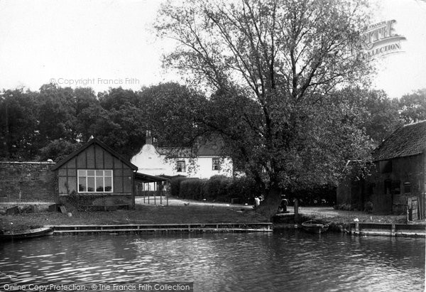 Photo of Coltishall, Anchor Hotel From The River Bure c.1930
