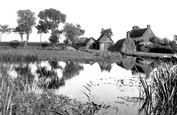 On The Banks Of The Bure 1902, Coltishall