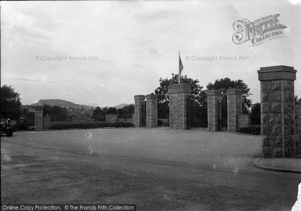 Photo of Colwyn Bay, New Gates, Eirias Park c.1930