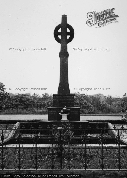 Photo of Comberbach, The War Memorial c.1955