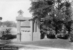 Cemetery Chapel 1904, Compton