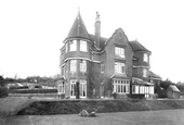 Sunnydown 1907, Compton