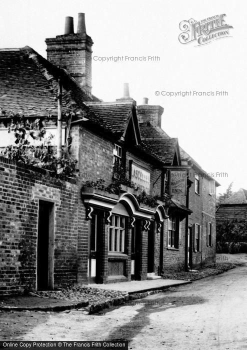Photo of Compton, The Harrow Inn 1906