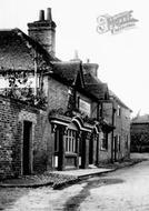 The Harrow Inn 1906, Compton