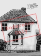 The Swan Hotel c.1955, Compton