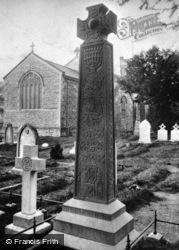 Ruskin's Cross, St Andrew's Churchyard c.1910, Coniston