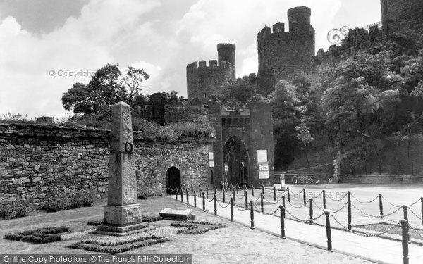 Photo of Conwy, Castle And Bridge Entrance c.1950