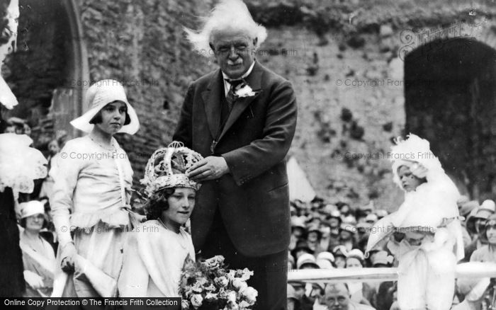 Photo of Conwy, Lloyd George Crowning The Conwy Rose Queen 1930