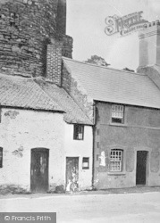 Smallest House c.1890, Conwy