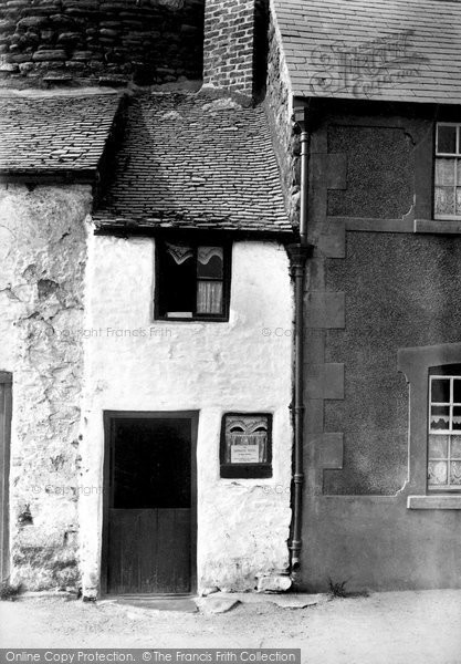 Photo of Conwy, Smallest House In Great Britain 1906