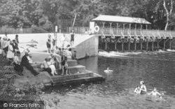 Odney Pool, People 1925, Cookham