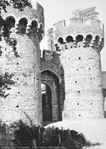 Photo of Cooling, Castle c.1955