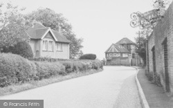 Smallfield Road c.1960, Copthorne Bank