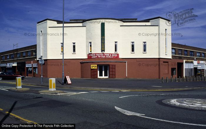 Photo of Corby, The Old Odeon Cinema c.1998