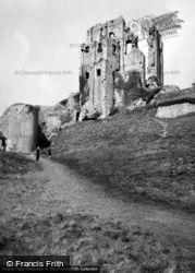 The Castle 1952, Corfe Castle