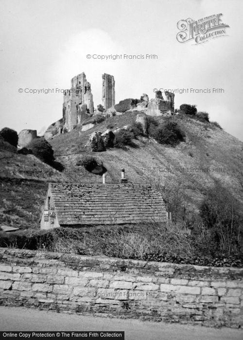 Photo of Corfe Castle, The Castle 1952