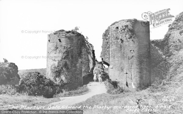 Photo of Corfe Castle, The Martyrs Gate c.1960