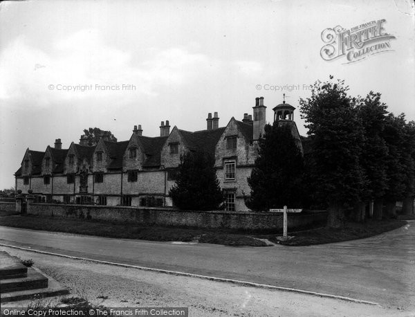 Photo of Corsham, Almshouses 1935