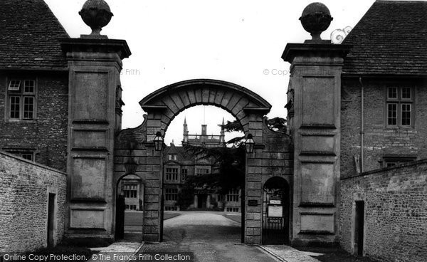Photo of Corsham, Main Gates, Corsham Court c.1955