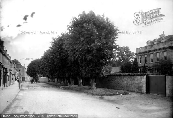Photo of Corsham, Pickwick Road 1906