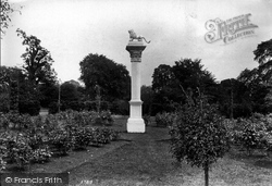 Venice Column At Hartham 1907, Corsham