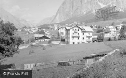 1938, Cortina