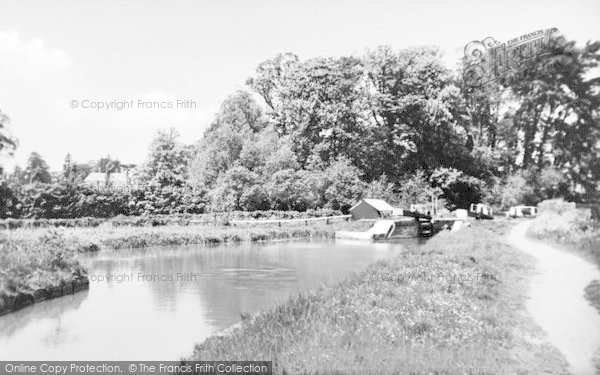 Photo of Cosgrove, Locks And Canal c.1935