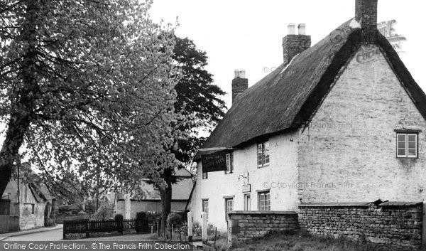 Photo of Cottesmore, the Sun Inn c1955