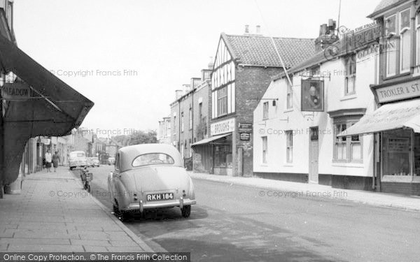 Photo of Cottingham, Hallgate c.1955