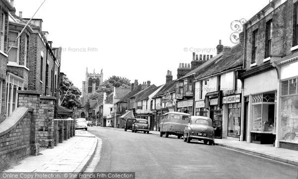Photo of Cottingham, Hallgate Showing St Mary's Church c.1965