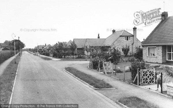 Photo of Cottingham, St Margaret's Avenue c.1965
